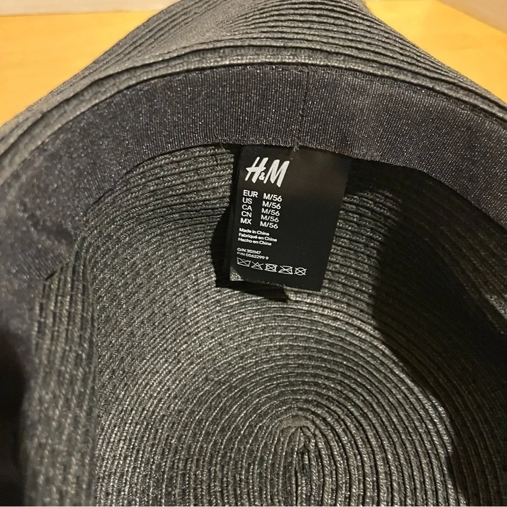 H&M Women's Black Paper Straw Hat Summer Floppy Beach Classic Size M/56